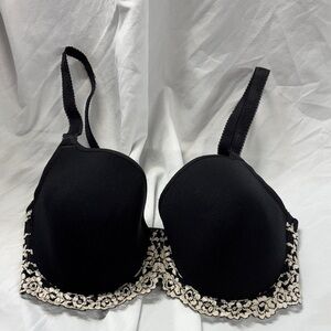Wacoal Elegant Black with cream  Lace Trim adjustable underwire Bra 32DD